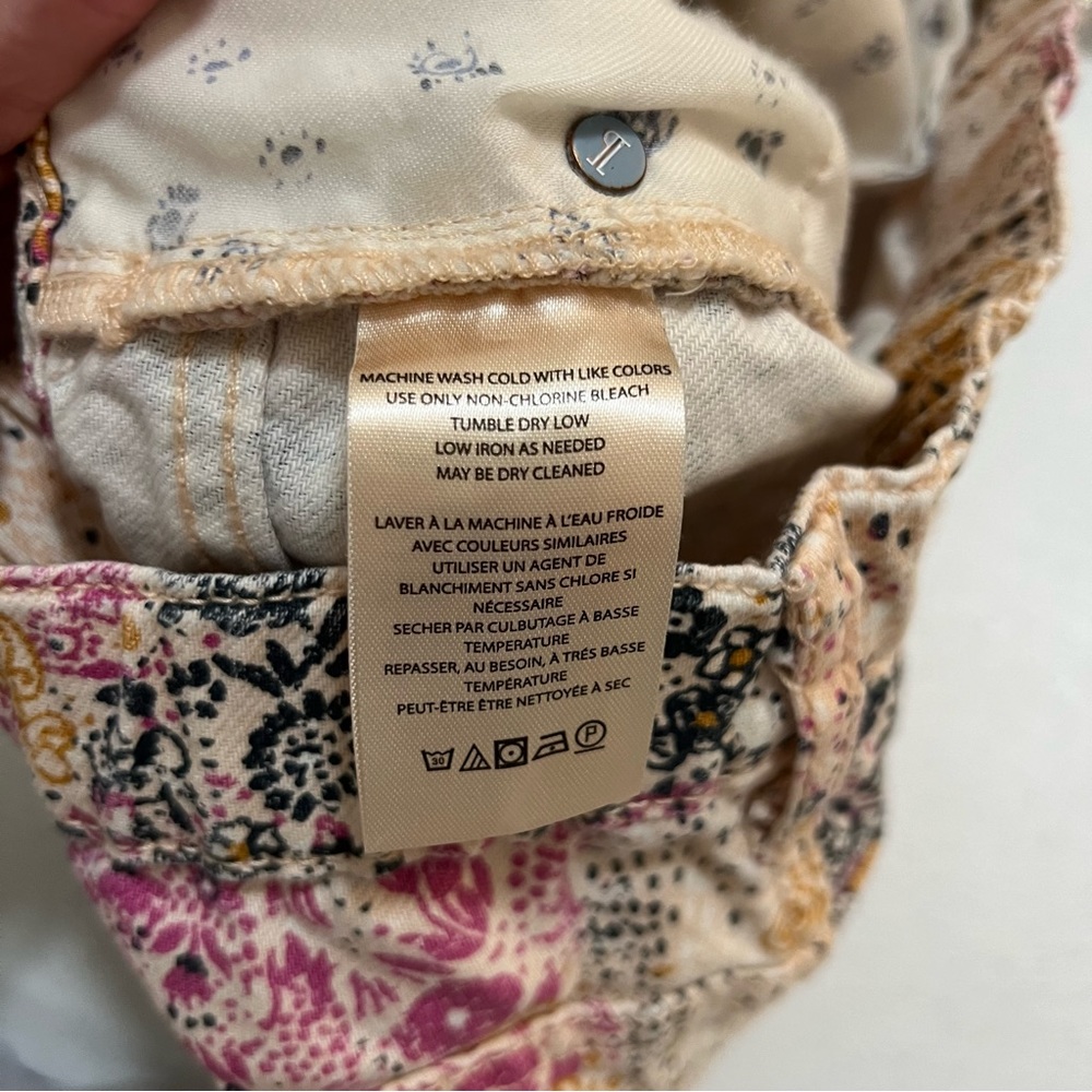 Anthropologie Pilcro Scrunchie Shorts - Picture 6 of 10